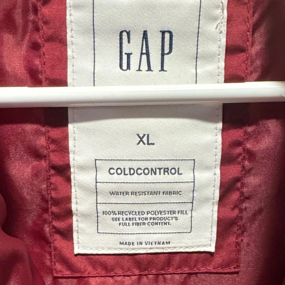 GAP Burgundy ColdControl Vest - Picture 2 of 9